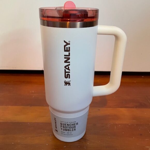 NEW Stanley The Flip Straw Quencher Protour Tumbler Cream Rose Gold Top LIMITED - Picture 2 of 13